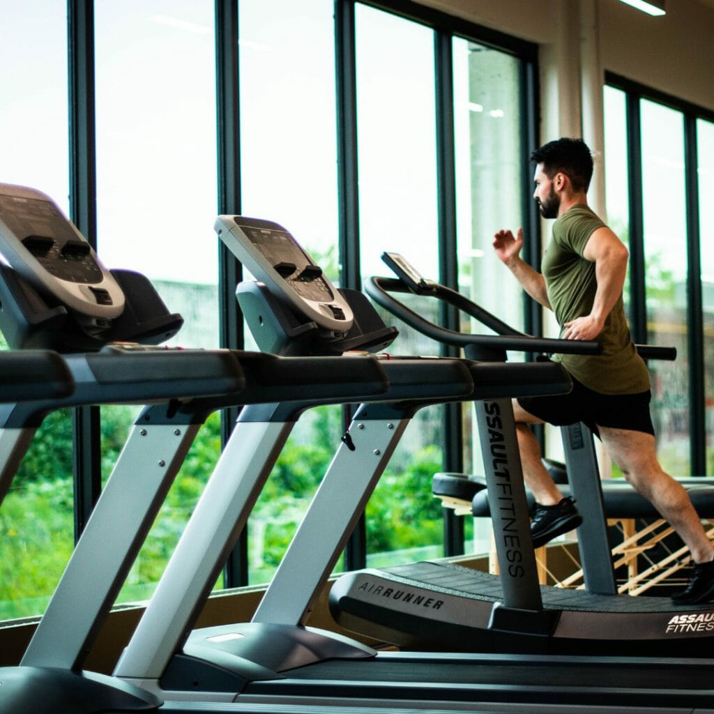 Running on treadmill using a gym subscription
